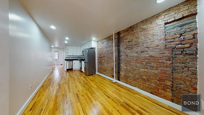 Rented by Bond New York | media 13