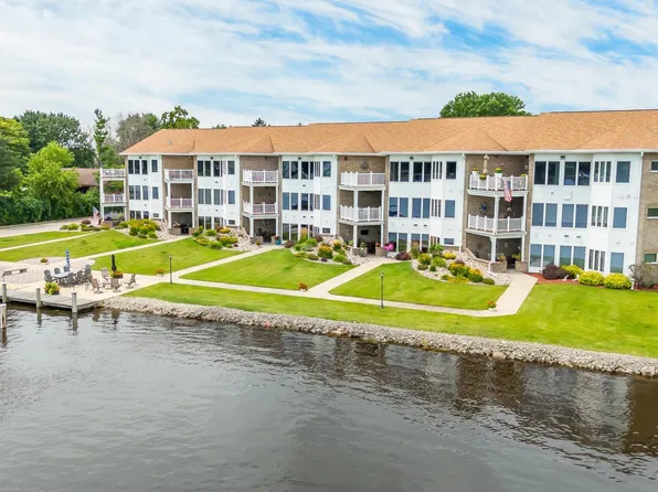 169 S 1st St Unit 15, Winneconne, WI 54986