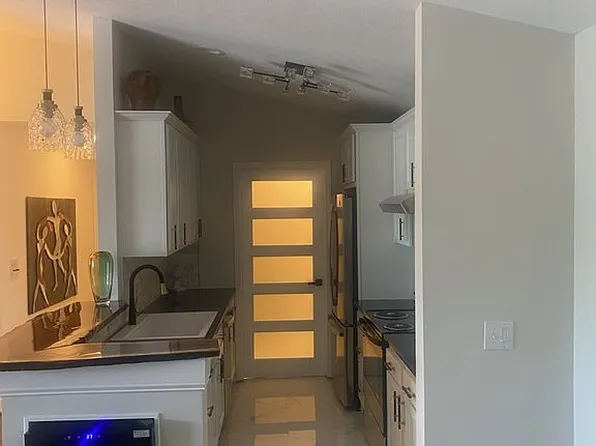 421 Creason Ct Unit 207, Louisville, KY 40223