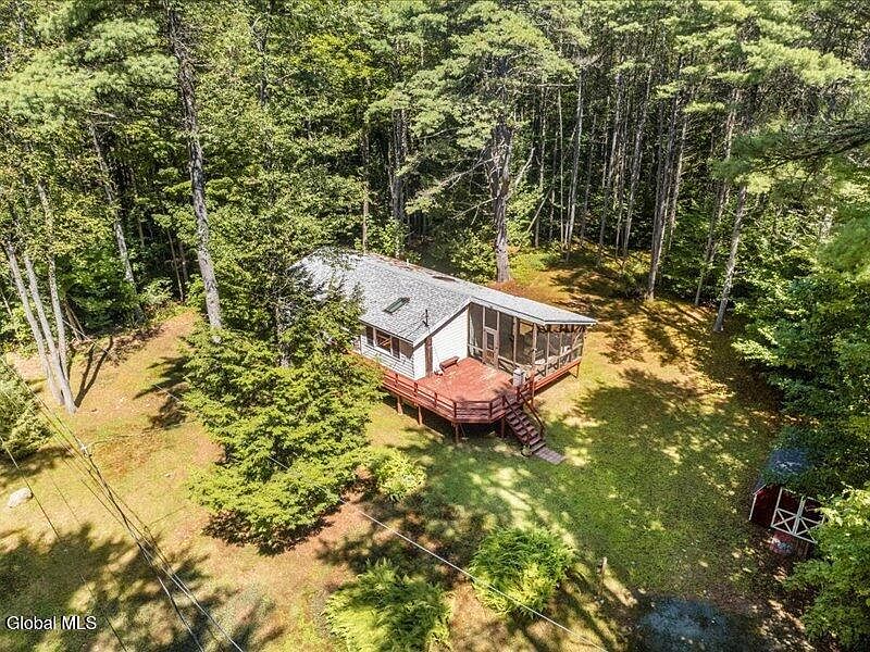 2nd image of 10 Mountain View Road