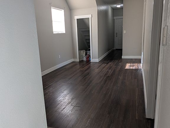 3rd image of 740 Jessie St