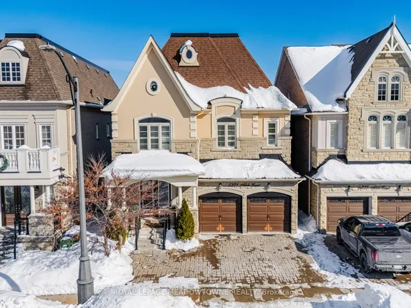 5221 Adobe Ct, Mississauga, ON L5M 0K8