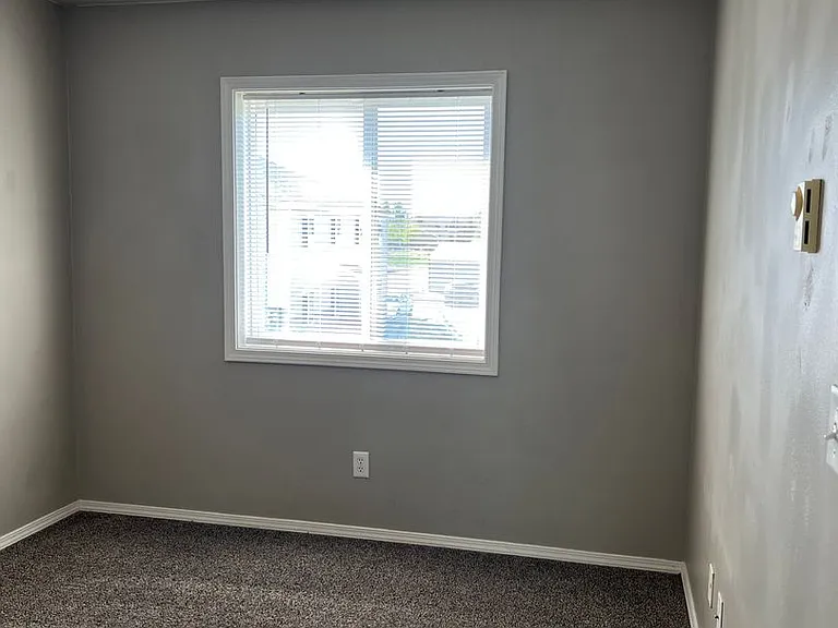 J944AC — Photo 14