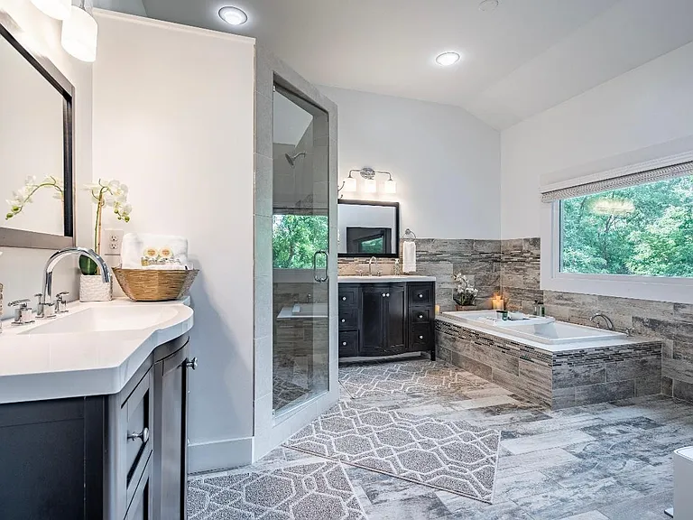 Master- Bathroom #3