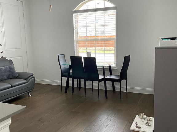 3rd image of 3262 Sandpiper Ln
