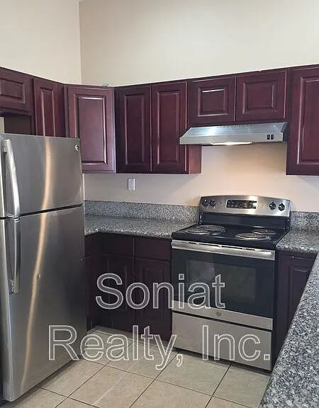 2812 Spain St — Photo 5