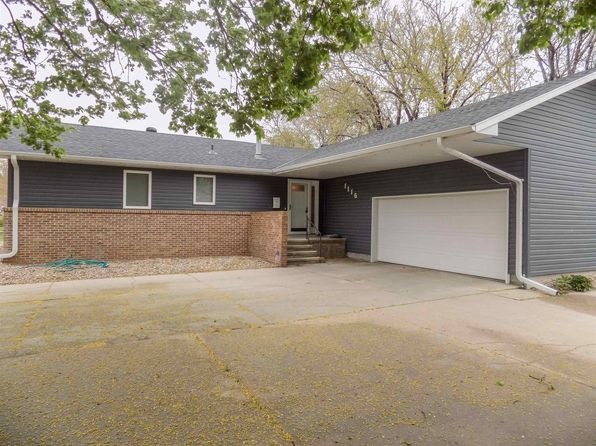 1116 Maberly St, Holdrege, NE 68949
