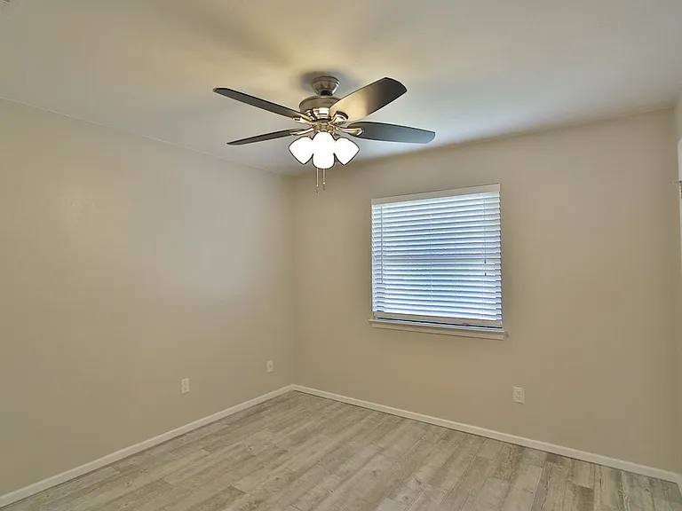 5417 Castle Rd — Photo 20
