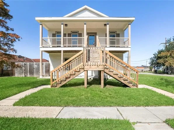 2220 Fenelon St, Chalmette, LA 70043