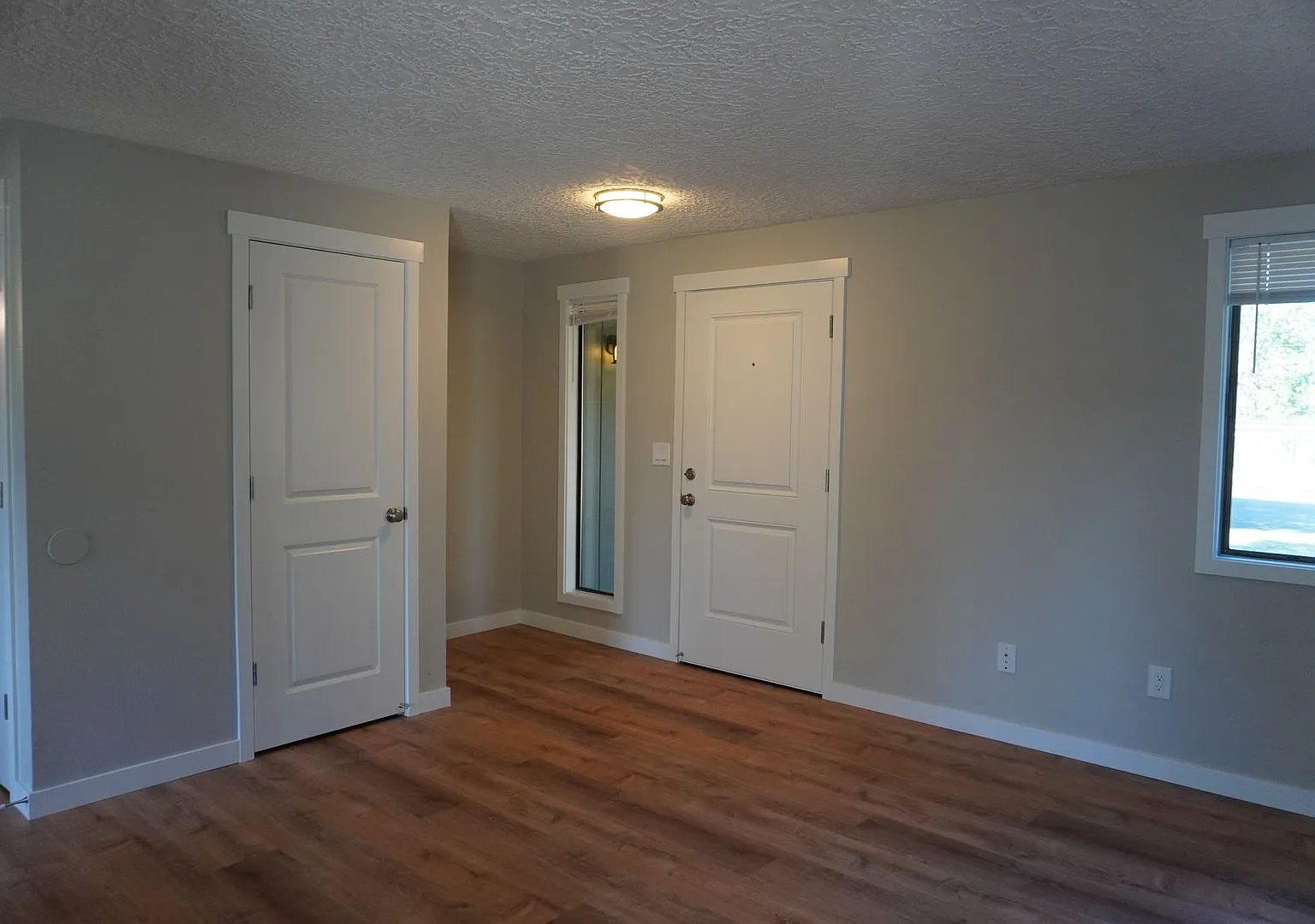 Completely Remodeled Single Level Home for Lease - 2909 NE 135th Ave — Photo 2