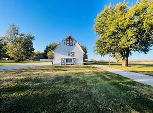 1504 E Main St, Casey, IL 62420