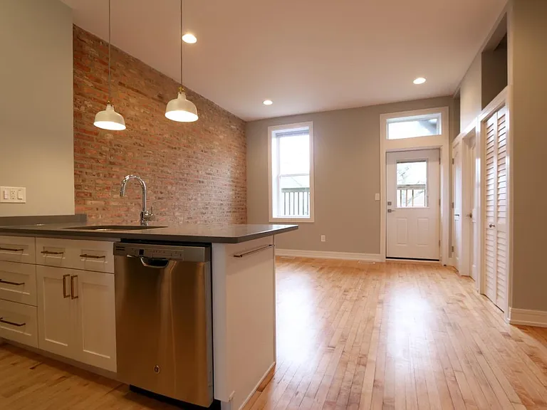 2132 S Washtenaw Ave #2 — Photo 7