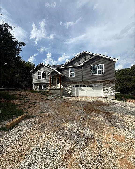 1st image of 210 Mulberry Ln
