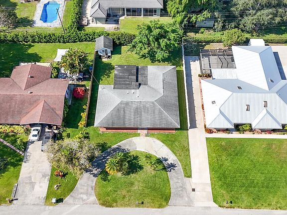 2nd image of 534 E Del Monte Avenue