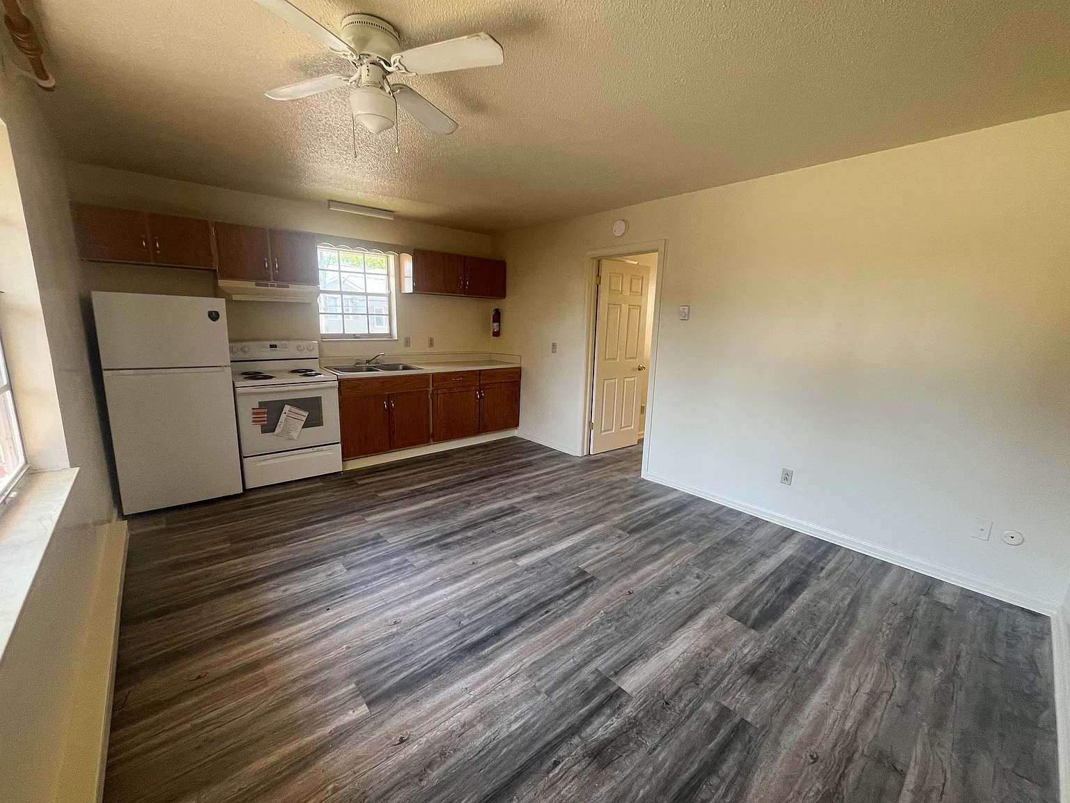 1 bed, 500 sqft, $1,512 — Photo 4