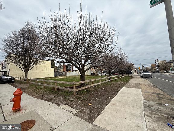 4th image of 2134-2144 N 29th St