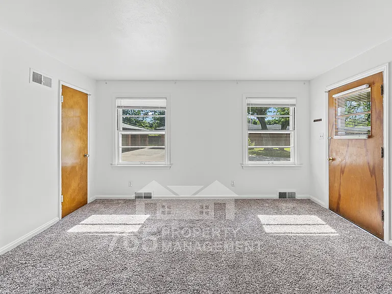 1144 Windsor Dr #1144 — Photo 7