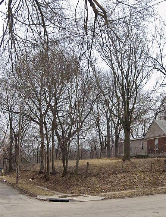 1st image of 2201 Lawn Ave