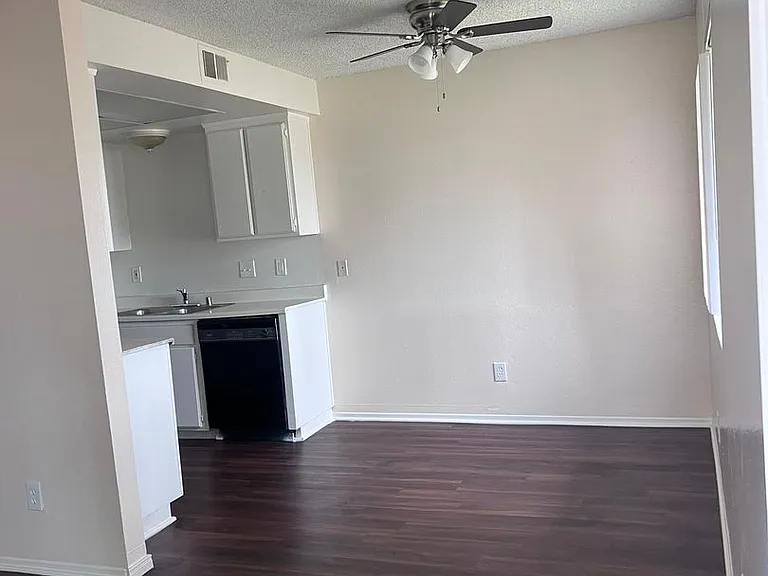 350-352 S Monte Vista St — Photo 17