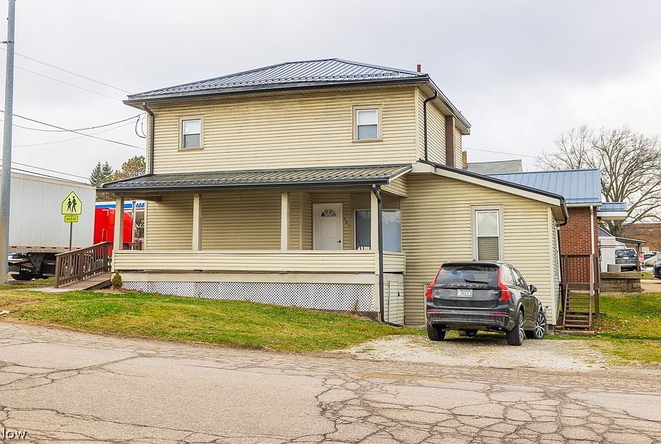 1st image of 301 W Main St