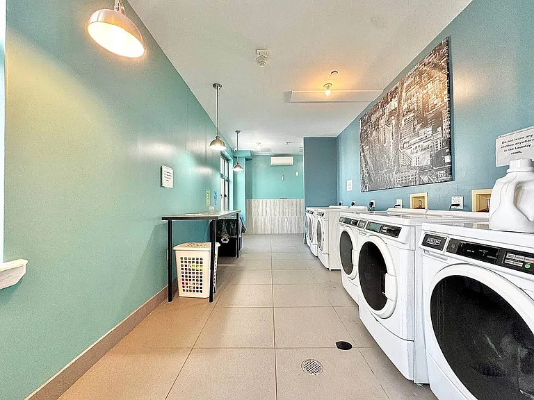 818 Lexington Ave #5F — Photo 9