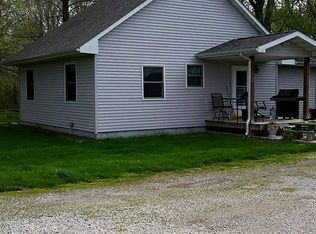 27485 Carlinville Cutoff Rd, Girard, IL 62640