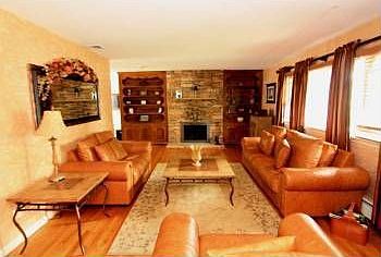 4th image of 2414 Woodbine Ave