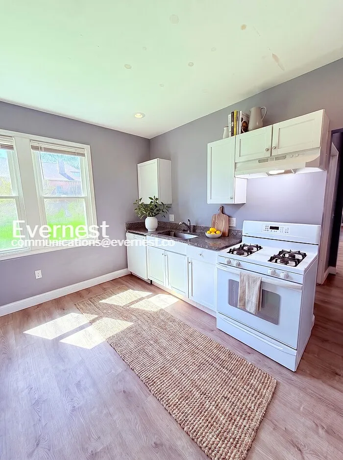 3 bed, 1.0 bath, 1250 sqft, $1,245 — Photo 2