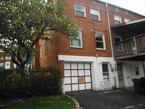 2nd image of 2438 Berryhill St