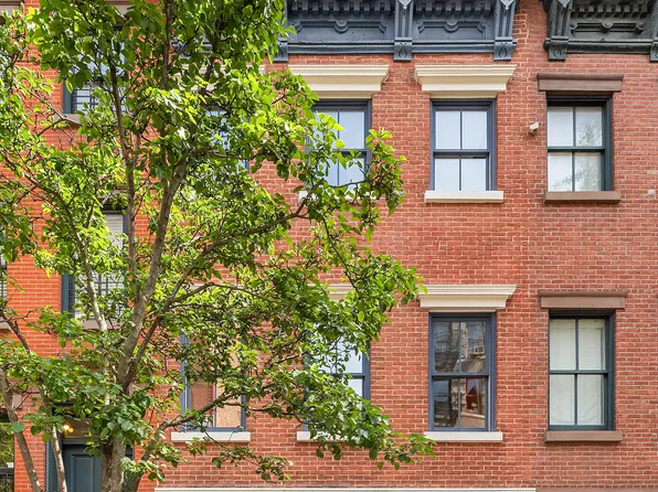 264 West 12th Street image 1 of 13