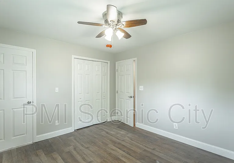 1375 Orbit Dr — Photo 23