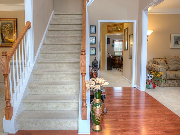 2-Story Foyer