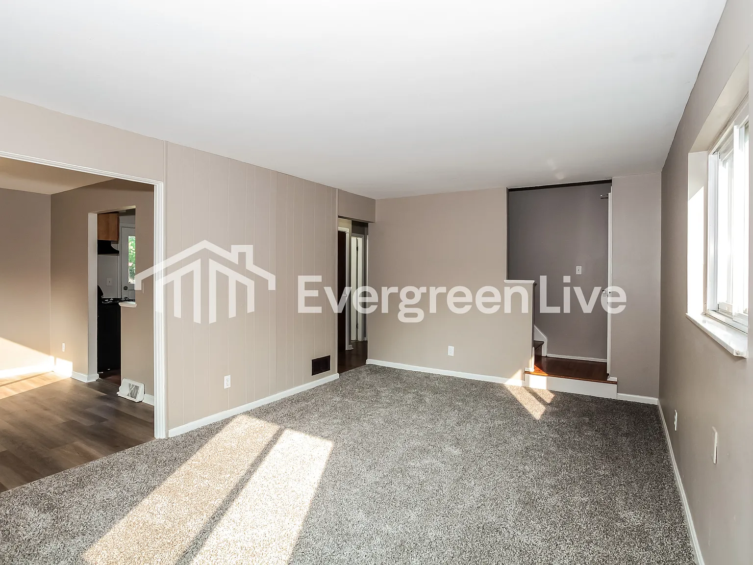 4 bed, 1.0 bath, 1332 sqft, $1,545 — Photo 4