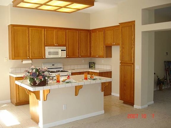 Bright Modern Kitchen