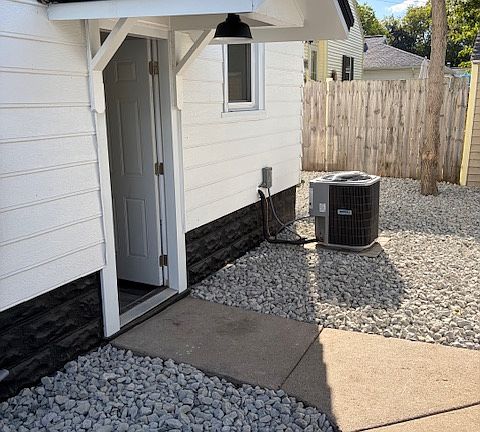 2nd image of 1409 16th Ave