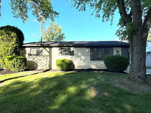 2362 Milverton Dr, Troy, MI 48083
