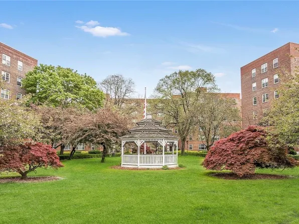210 Pelham Road #4E, New Rochelle, NY 10805