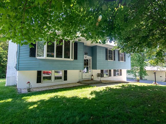 2nd image of 34 Brescia Blvd