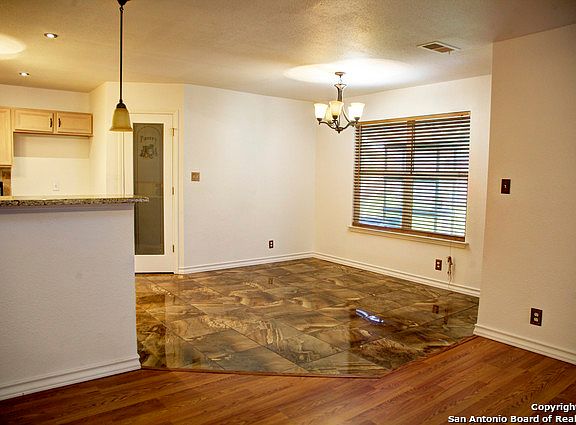 4th image of 5419 Wood Glen Dr