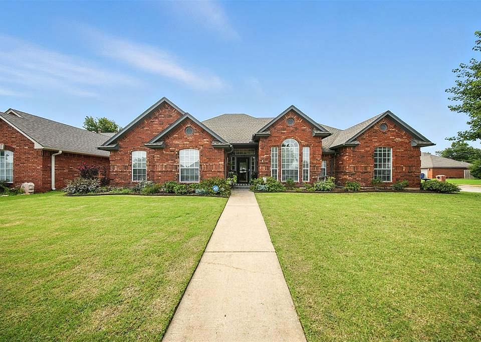 1st image of 508 N Caddell Way