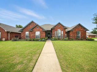 508 N Caddell Way, Mustang, OK 73064