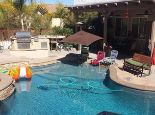 17218 Summit Hills Dr, Santa Clarita, CA 91387
