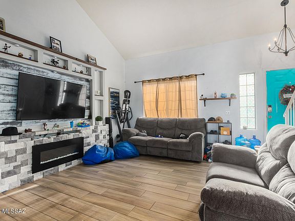 3rd image of 3044 W Country Meadow Dr