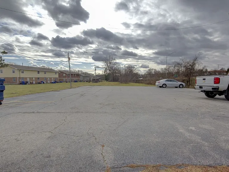 715 Hillside Dr — Photo 17