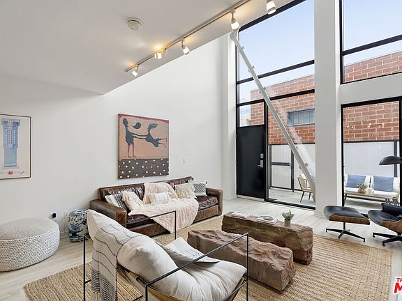 3rd image of 700 Main St Unit 6