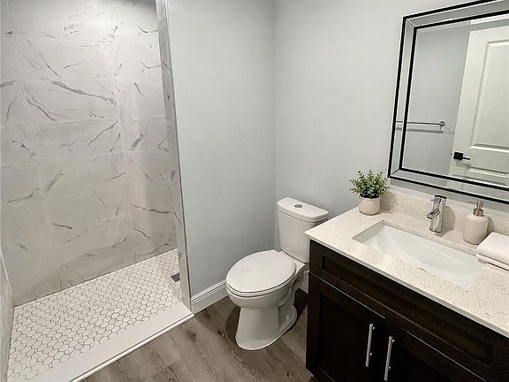 4th image of 623 NW 60TH AVENUE