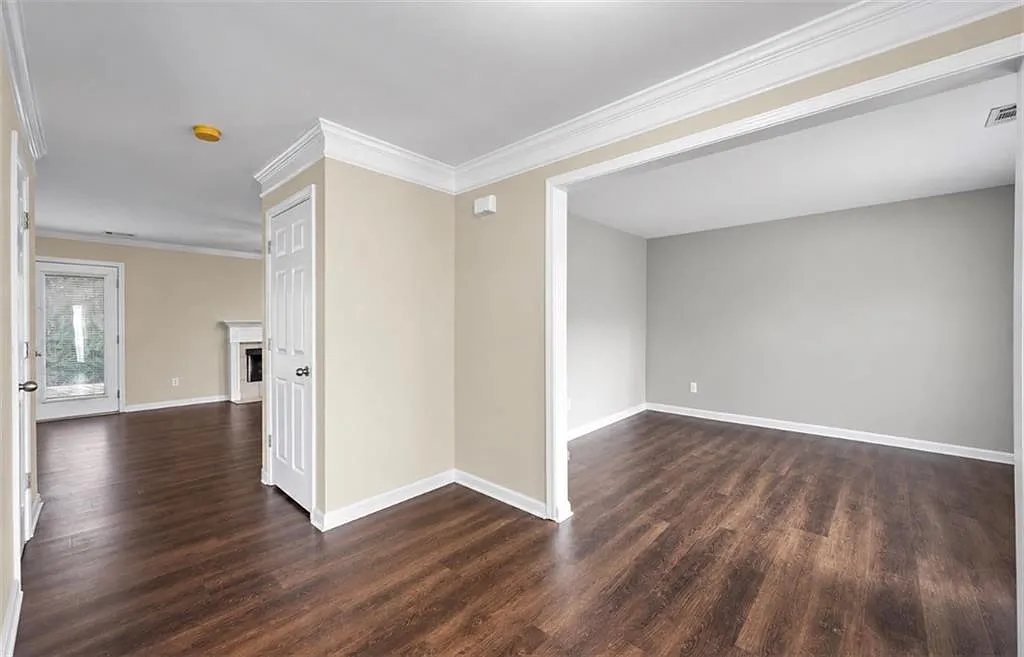 4 bed, 4.0 bath, 2694 sqft, $2,600 — Photo 2