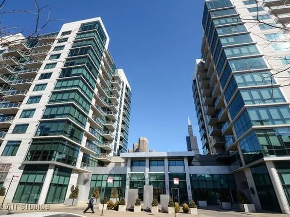 123 S Green St, Chicago, IL