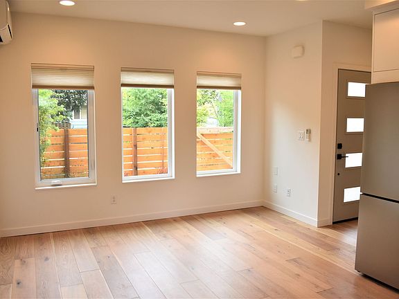 3rd image of 5248 39th Ave NE Unit B