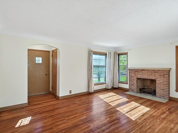3rd image of 3014 Stinson Blvd